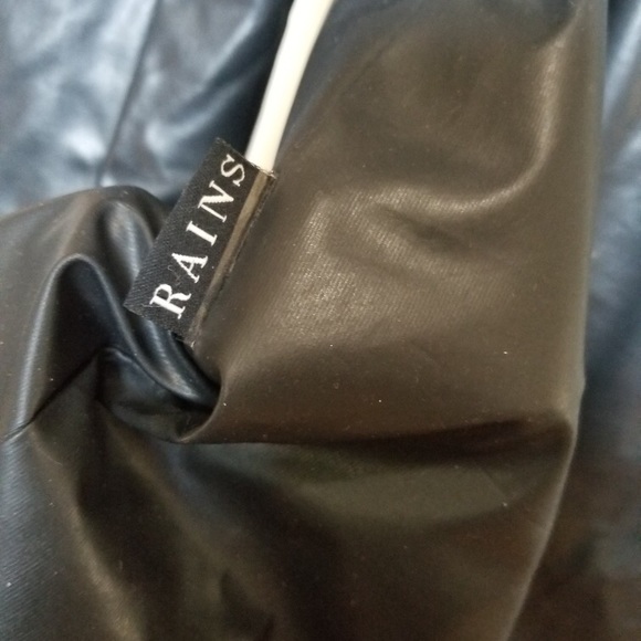 Rains rain jacket size s/m - Picture 4 of 7